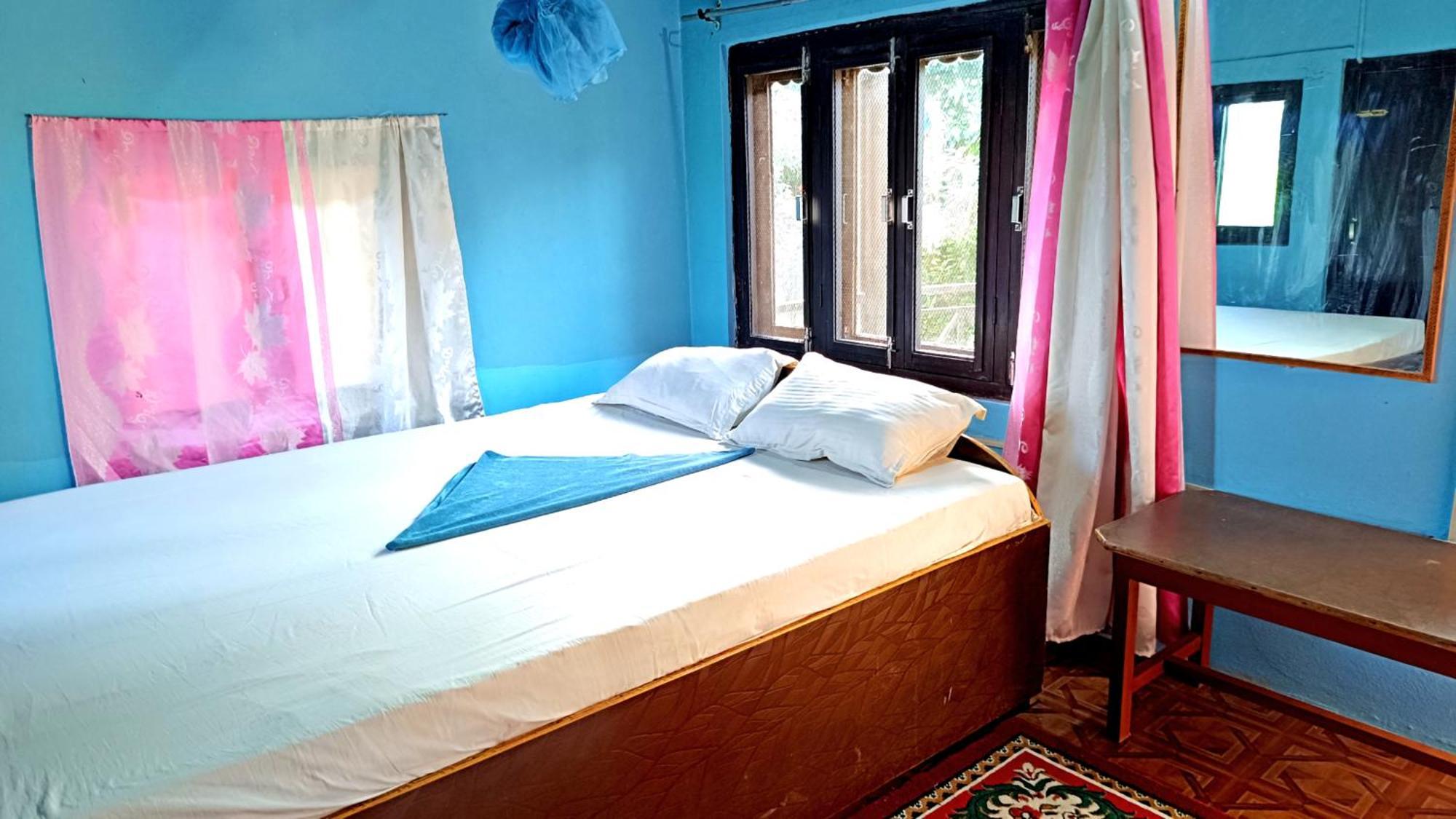Mr. B's Place Bardiya Habitación foto
